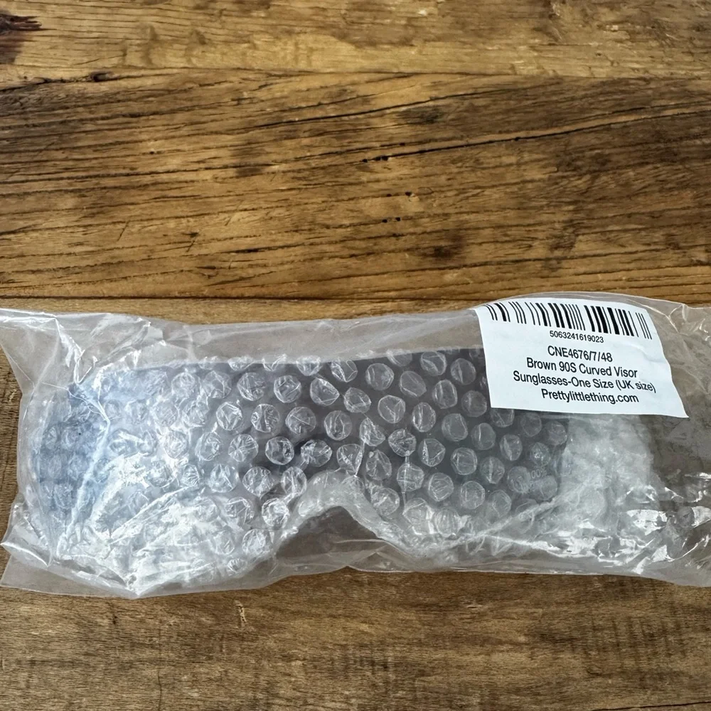 NEW PrettyLittleThing Brown Y2K Curved Visor Glasses - Picture 4 of 10